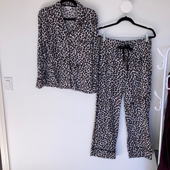Other - Splendid Leopard Button Down Long Sleeve and Pants Pajama Set Size Medium